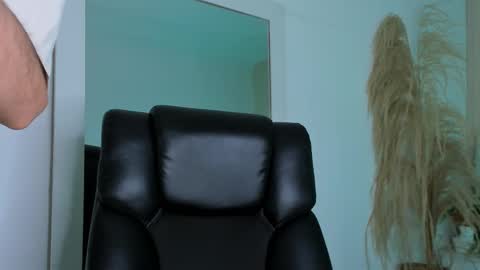 salvatore  online show from September 9, 8:41 pm