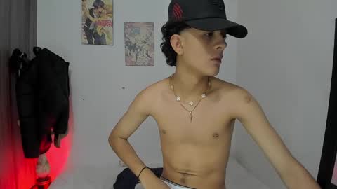 sam__cute online show from December 31, 5:22 am