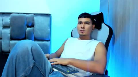 SAM online show from December 17, 1:24 am