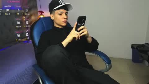 Sam online show from February 6, 1:19 pm