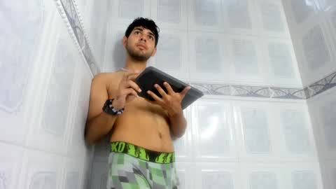 Snapshot of samir_bear chatting on February 7, 12:17 pm Samir online show from February 7, 12:17 pm