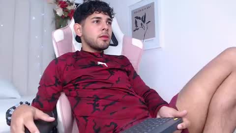 Snapshot of samir_bear chatting on January 28, 12:11 pm Samir online show from January 28, 12:11 pm