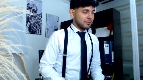 Snapshot of samir_bear chatting on January 15, 12:47 pm Samir online show from January 15, 12:47 pm