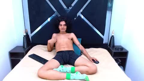 samisaturno online show from February 15, 12:39 am