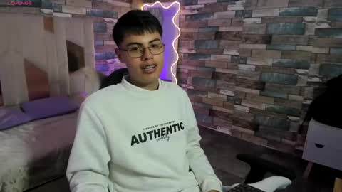 samu_tay online show from June 5, 4:50 am
