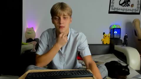 Sam online show from September 22, 5:40 am