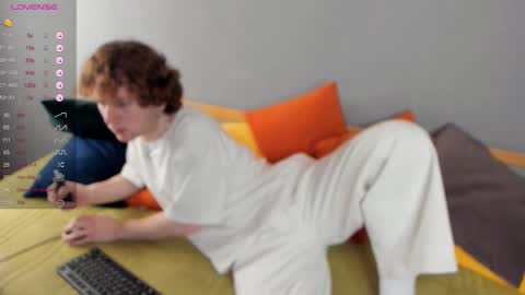 samuelmillerr online show from December 5, 1:28 pm