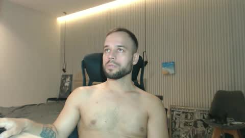 DeAlex online show from October 23, 1:47 pm