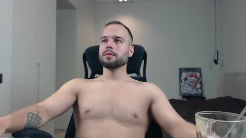 DeAlex online show from December 15, 8:06 pm