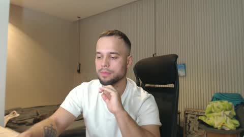 DeAlex online show from December 30, 8:15 pm