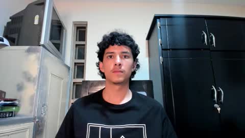 santi_twink19 online show from February 3, 6:40 am