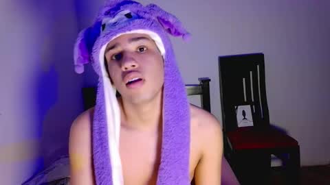 santi online show from February 2, 9:12 pm