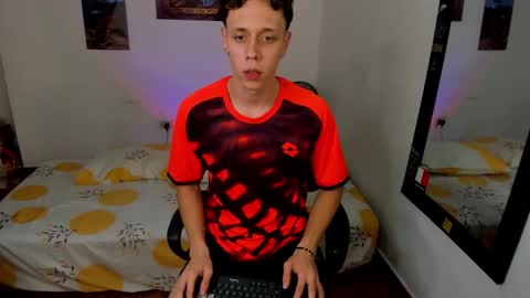 Julius Novachrono  online show from February 3, 6:22 am