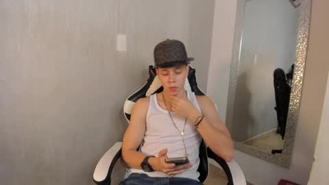 Snapshot of santiceballo chatting on October 25, 7:59 pm Julius Novachrono  online show from October 25, 7:59 pm
