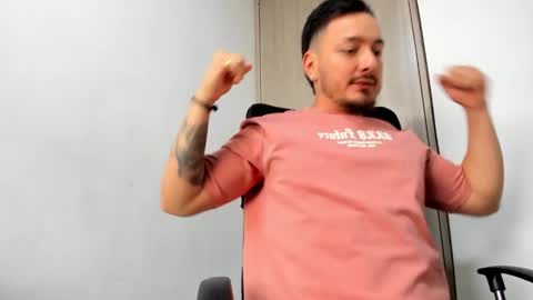 santiduque11 online show from September 18, 9:17 pm