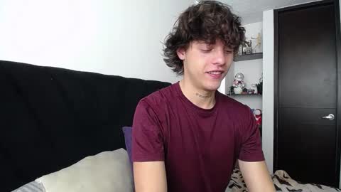 Snapshot of santii_rose chatting on March 3, 5:56 pm Santii online show from March 3, 5:56 pm