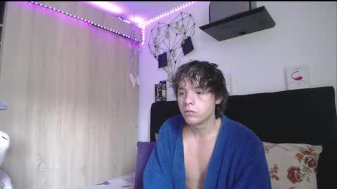 Santii online show from April 7, 4:40 pm