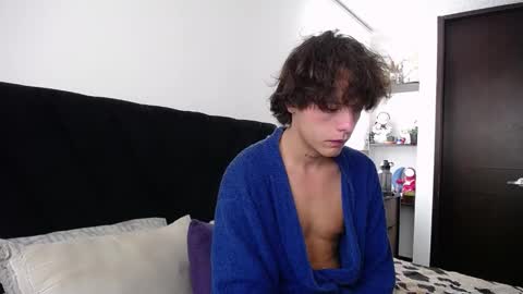 Snapshot of santii_rose chatting on March 4, 12:12 pm Santii online show from March 4, 12:12 pm