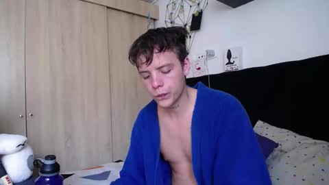 Snapshot of santii_rose chatting on October 2, 5:17 pm Santii online show from October 2, 5:17 pm