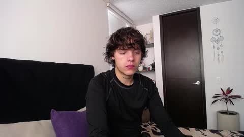 Snapshot of santii_rose chatting on March 11, 1:01 pm Santii online show from March 11, 1:01 pm