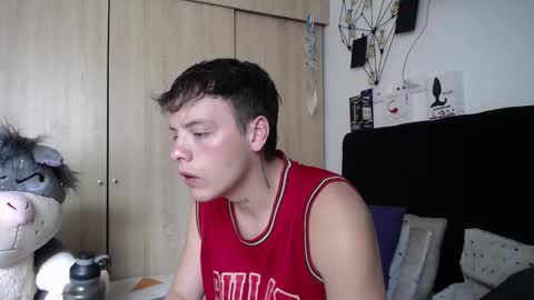 Snapshot of santii_rose chatting on September 12, 7:25 pm Santii online show from September 12, 7:25 pm