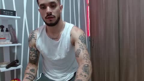 Snapshot of santti_torres chatting on October 24, 3:19 am Santy Torres online show from October 24, 3:19 am