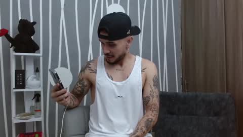 Snapshot of santti_torres chatting on October 9, 3:44 am Santy Torres online show from October 9, 3:44 am