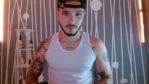 Snapshot of santti_torres chatting on February 26, 3:32 am Santy Torres online show from February 26, 3:32 am