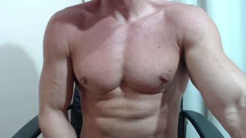 saradorj92 online show from January 13, 2:27 am