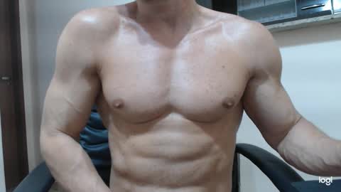 saradorj92 online show from December 12, 6:47 am