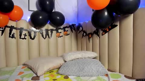Snapshot of sasha_blazes chatting on October 20, 5:00 am sasha_blazes online show from October 20, 5:00 am