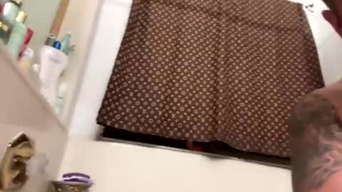 ElVergone online show from October 25, 3:08 am