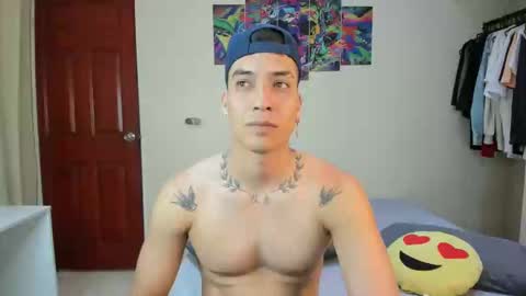 Snapshot of scotrisse chatting on February 22, 9:53 pm Daniel martinez - Independent model online show from February 22, 9:53 pm