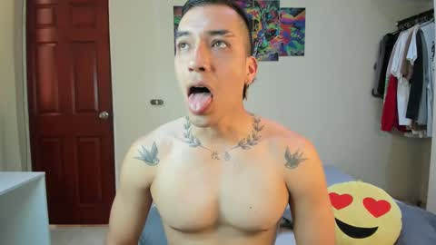 Snapshot of scotrisse chatting on March 10, 6:23 pm Daniel martinez - Independent model online show from March 10, 6:23 pm