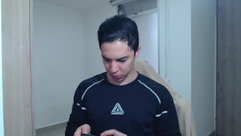 Snapshot of scott_brasher1 chatting on January 13, 9:20 pm Twitter Scott brasher1 Instagram Camiloestuardo2 online show from January 13, 9:20 pm