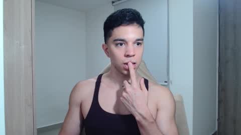 Snapshot of scott_brasher1 chatting on January 16, 10:23 pm Twitter Scott brasher1 Instagram Camiloestuardo2 online show from January 16, 10:23 pm