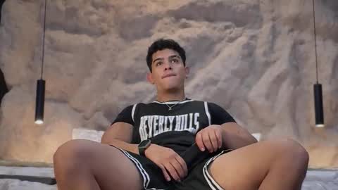 Andrew Flintt online show from February 20, 4:09 am