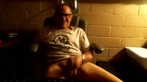 Snapshot of sdh69 chatting on October 6, 6:07 am eating pussy  sucking dick online show from October 6, 6:07 am
