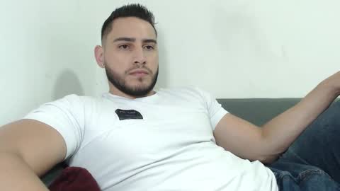 seank_noszka online show from December 14, 8:05 pm