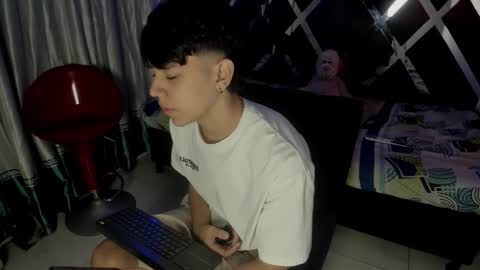 sebas_pretty7 online show from December 15, 12:24 pm