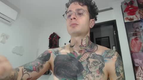 Snapshot of sebasbigdick_ chatting on March 5, 4:57 am spityio instagram online show from March 5, 4:57 am