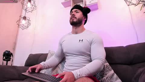 Snapshot of sebastianvilla__ chatting on December 14, 6:30 pm Instagram jeanpaulfit  online show from December 14, 6:30 pm