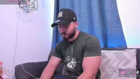 Snapshot of sebastianvilla__ chatting on February 25, 3:38 pm Instagram jeanpaulfit  online show from February 25, 3:38 pm