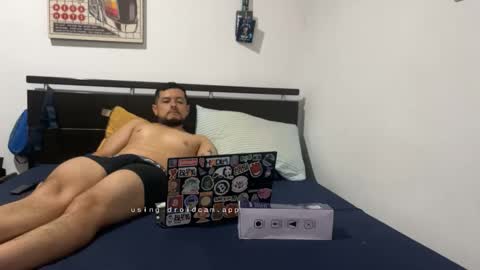 Snapshot of sebaz044 chatting on October 18, 5:12 am sebaz044 online show from October 18, 5:12 am