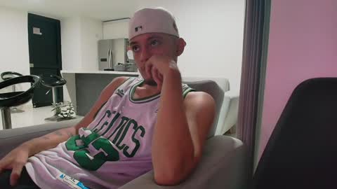 Snapshot of sebolaz chatting on January 6, 9:19 am ryan miller online show from January 6, 9:19 am