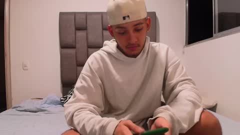 Snapshot of sebolaz chatting on February 25, 3:52 am ryan miller online show from February 25, 3:52 am