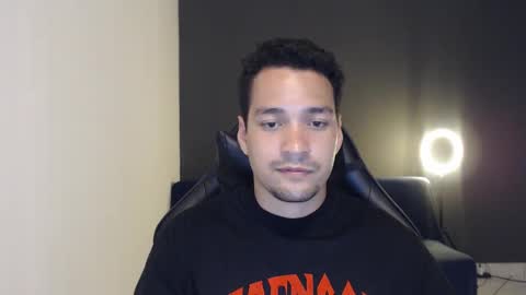 Snapshot of secretboy5000 chatting on January 18, 1:23 am Jex online show from January 18, 1:23 am