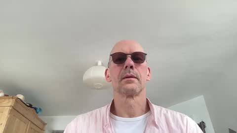 seethebigpicture online show from June 11, 8:23 am