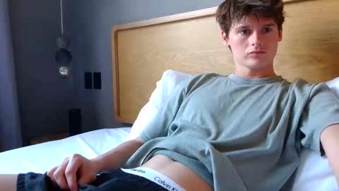 Cam online show from February 24, 10:43 pm