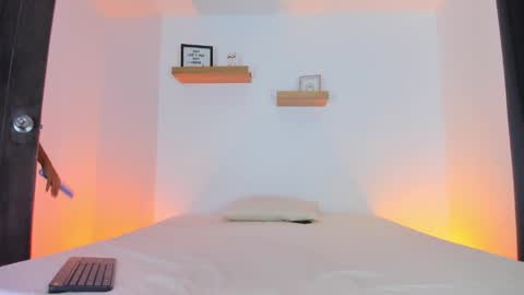 Snapshot of serge_7 chatting on February 15, 11:28 am Serge online show from February 15, 11:28 am